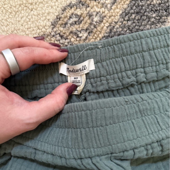 Madewell - The Petite Untailored Wide-Leg Crop Pant in Lightspun - Picture 2 of 4